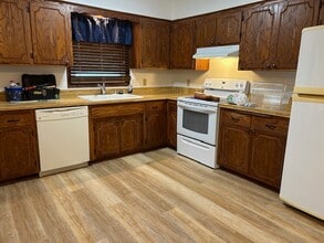 7952 Daniel Ct in Mount Pleasant, WI - Building Photo - Building Photo