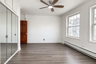 304 Fulton Ave in Jersey City, NJ - Foto de edificio - Building Photo