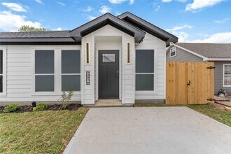 9005 Nyssa St in Houston, TX - Building Photo - Building Photo