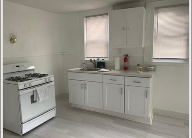 19 Meacham St, Unit 1