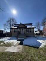 1001 Southport Ave in Lisle, IL - Building Photo