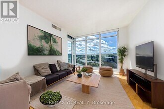 28 Harrison Garden Blvd in Toronto, ON - Building Photo - Building Photo