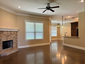 7345 Flat Rock Ln in Tyler, TX - Foto de edificio - Building Photo