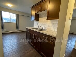 235-235 Husch Rd in Kelowna, BC - Building Photo - Building Photo