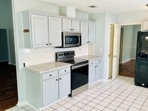 2806 Tara Ln in Ocean Springs, MS - Building Photo - Building Photo