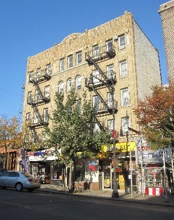 595 W 207th St in New York, NY - Building Photo