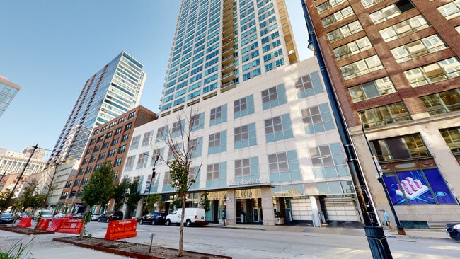 property at 701 S Wells St