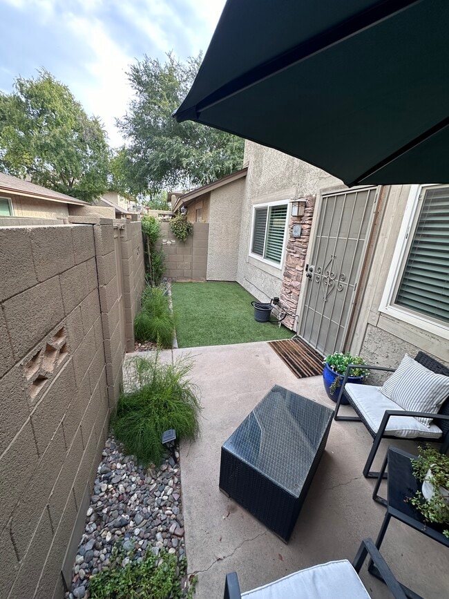 property at 1220 N 85th Pl