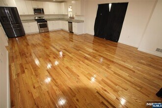 100 Grove Terrace in Newark, NJ - Building Photo - Building Photo