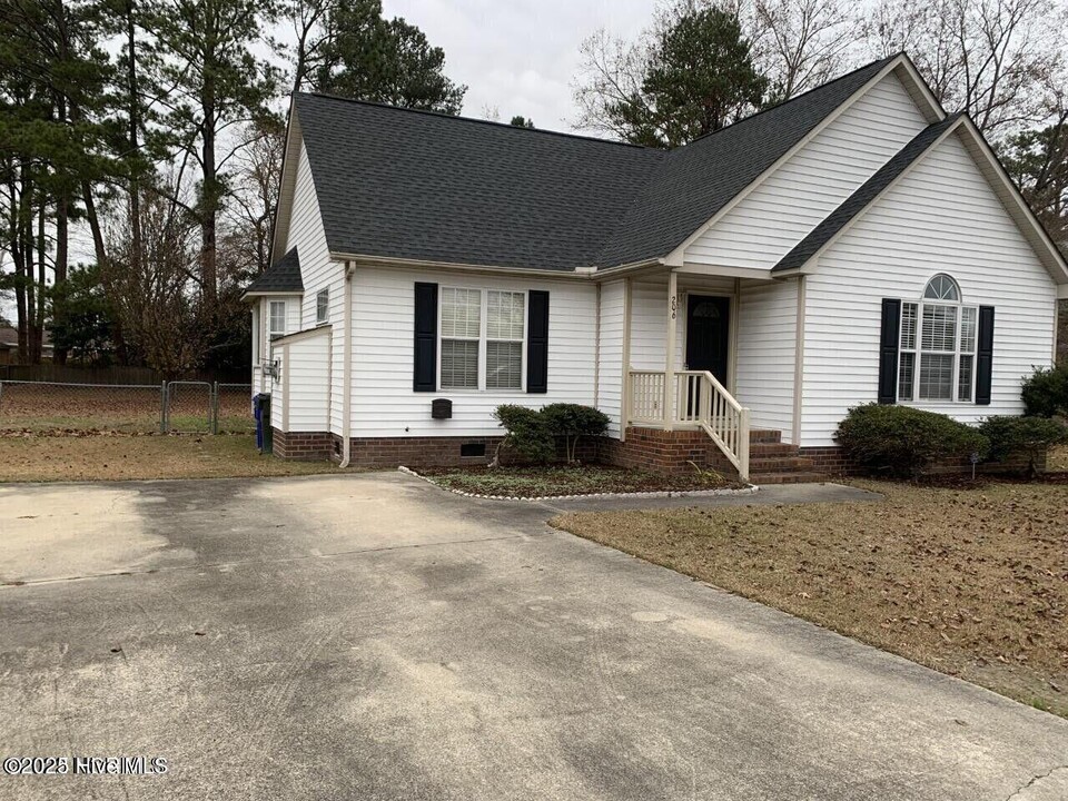 206 John Ave in Greenville, NC - Building Photo