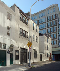 The Village Apartments in Philadelphia, PA - Foto de edificio - Building Photo