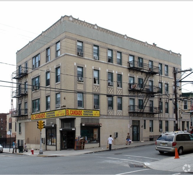 301-307 64th St in West New York, NJ - Building Photo