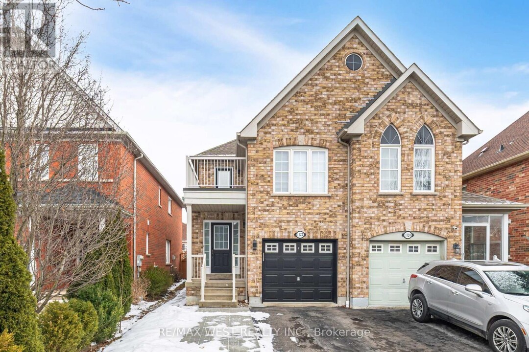 1122 Hickory Hollow Glen in Mississauga, ON - Building Photo