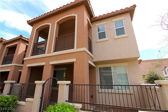 1525 Spiced Wine Ave, Unit 13101 in Henderson, NV - Building Photo - Building Photo