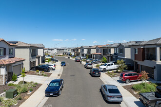 Springs at the Ranch in Rancho Cordova, CA - Building Photo - Building Photo