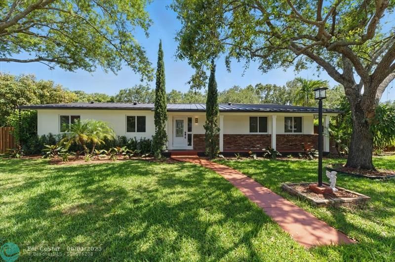 7860 SW 158th Terrace in Palmetto Bay, FL - Building Photo