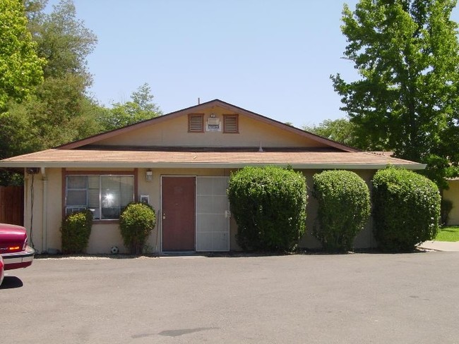 306 S Minahen St in Napa, CA - Foto de edificio - Building Photo