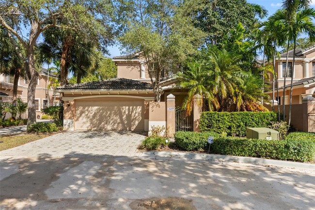 2649 Center Ct Dr in Weston, FL - Building Photo - Building Photo