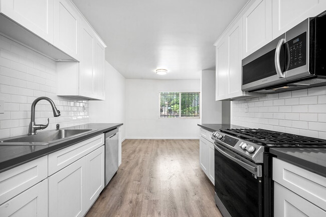 property at 6133 Whitsett Ave