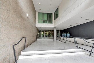 425 W Beech St, Unit 518 in San Diego, CA - Building Photo - Building Photo