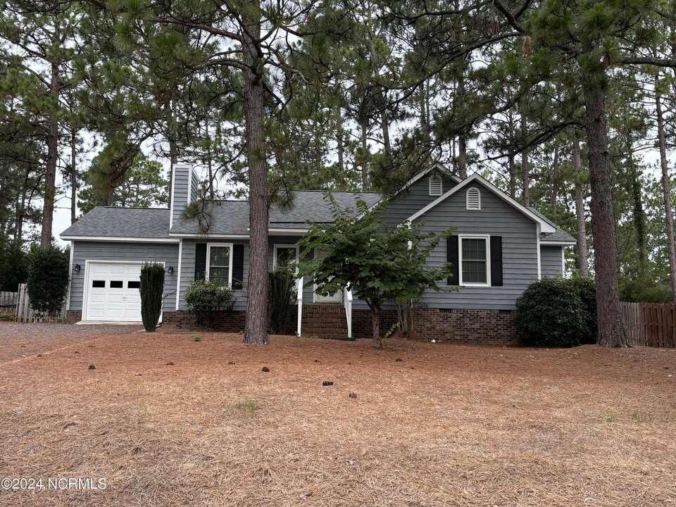 17 Alexander Ln in Pinehurst, NC - Building Photo