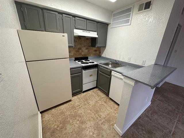 property at 9825 Walnut St