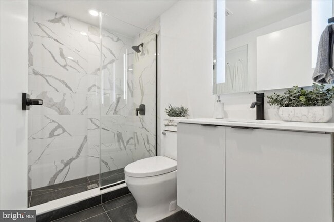 139 W Chelten Ave, Unit 407 in Philadelphia, PA - Foto de edificio - Building Photo