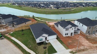 31103 Warwick Coast Ct in Fulshear, TX - Building Photo - Building Photo