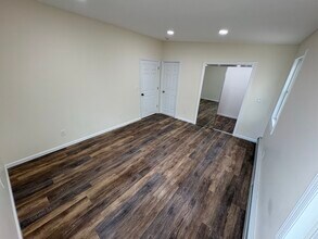 1542 Potter Blvd, Unit 1 in Bay Shore, NY - Building Photo - Building Photo