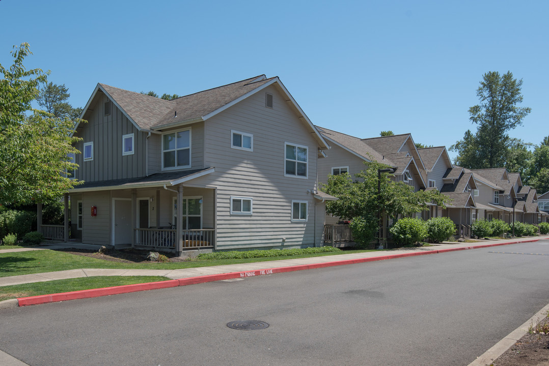 Rickreall Creek Apartments in Dallas, OR - Foto de edificio