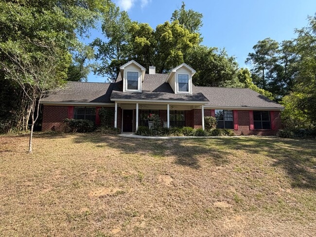 property at 2221 Glenwood Ln