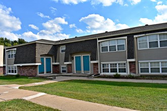 Clayton Apartments in Kansas City, MO - Building Photo - Building Photo