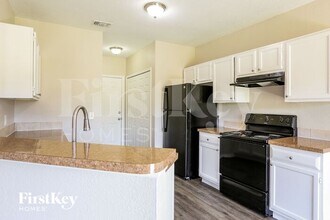 2587 Ponce De Leon Blvd in North Port, FL - Building Photo - Building Photo