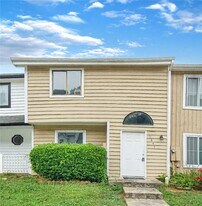 5847 Trent Walk Dr in Stonecrest, GA - Building Photo