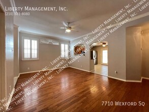 7710 Wexford Square in San Antonio, TX - Building Photo - Building Photo