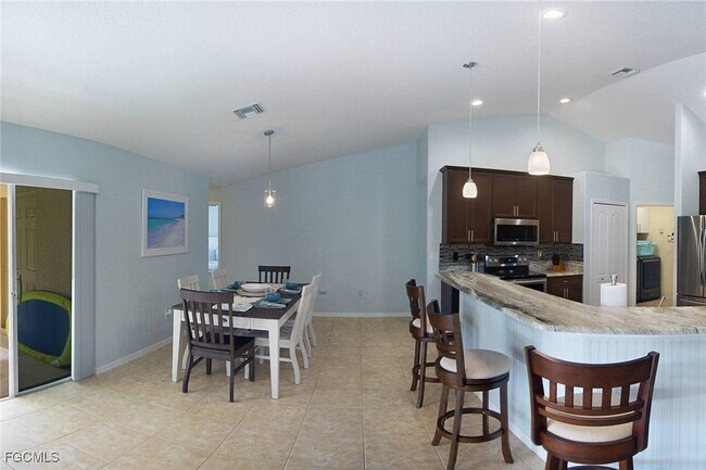 5007 SW 27th Ave in Cape Coral, FL - Building Photo - Building Photo