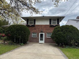 849 Oliver St in Woodmere, NY - Building Photo