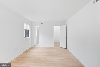 5005 Green Mountain Cir in Columbia, MD - Building Photo - Building Photo