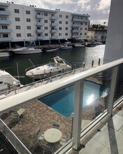 3868 NE 169th St in North Miami Beach, FL - Building Photo - Building Photo