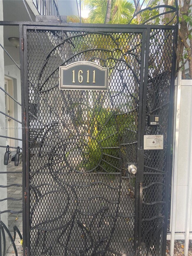 property at 1611 West Ave