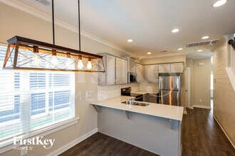 211 Creek Run Way in Calera, AL - Foto de edificio - Building Photo