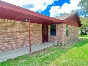 1014 Cherokee Trail in Kempner, TX - Building Photo - Building Photo