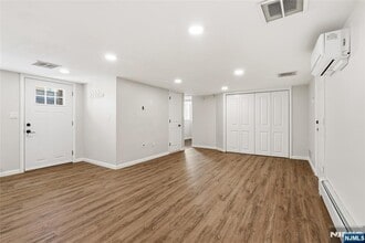 202 Knox Ave in Cliffside Park, NJ - Building Photo - Building Photo