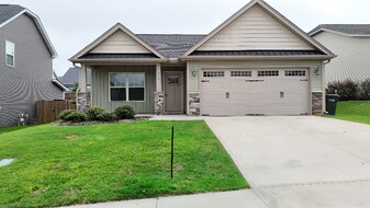 715 Corley Way in Greer, SC - Building Photo