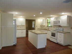 18950 SW 240th St in Homestead, FL - Building Photo - Building Photo