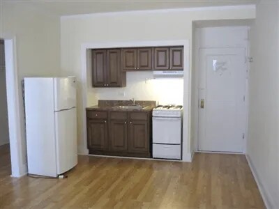 3335 W Diversey Ave, Unit A09C in Chicago, IL - Building Photo
