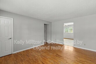 2126 Northernlimits Dr in Florissant, MO - Building Photo - Building Photo