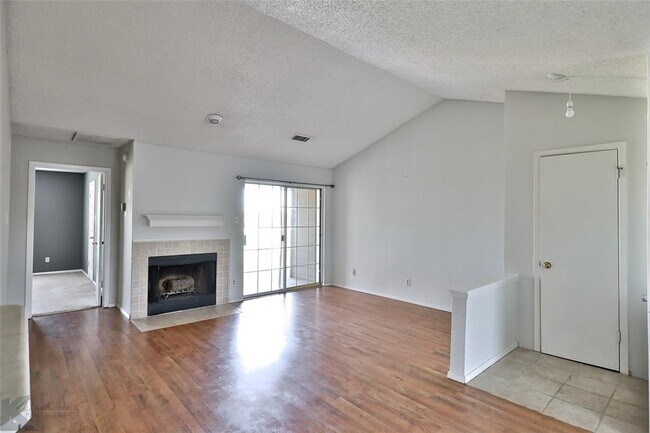 1402 Westheimer Rd-Unit -321 in Abilene, TX - Building Photo - Building Photo