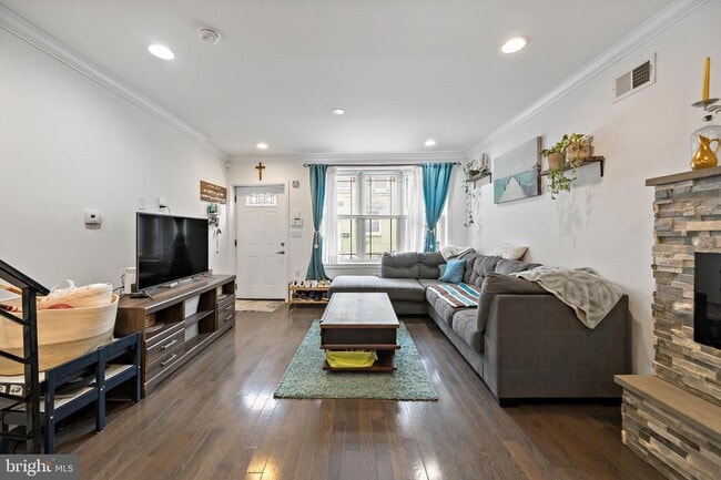 property at 1214 S Bonsall St