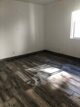 14545 Margate St, Unit 1 in Van Nuys, CA - Building Photo - Building Photo